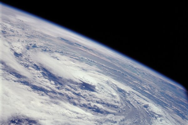 Nubes de la atmósfera del planeta con vistas desde el espacio