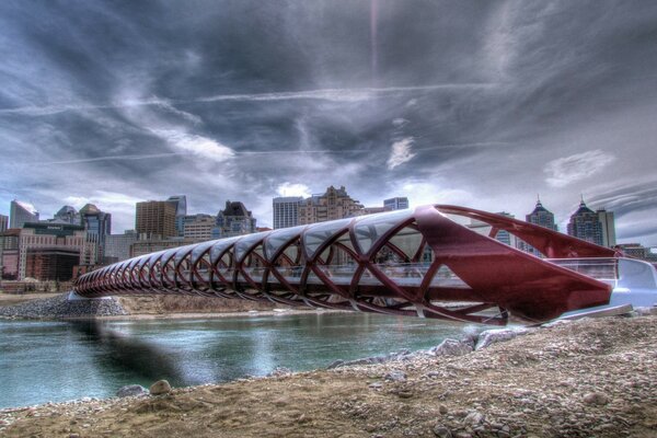 Miost de Calgary nareke en Canadá