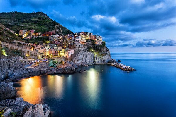 A warm evening in Italy manarola