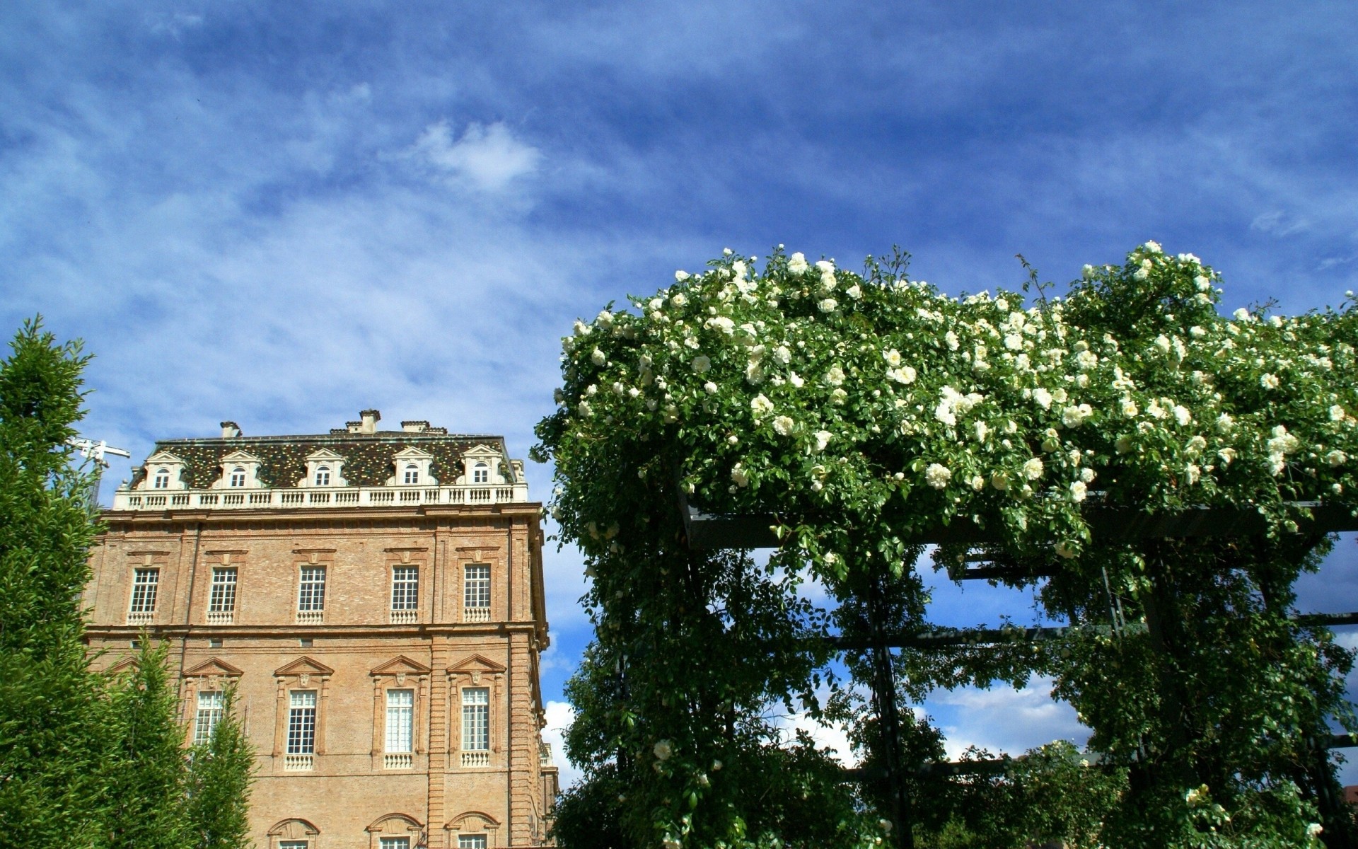 piamonte italia rosas edificio