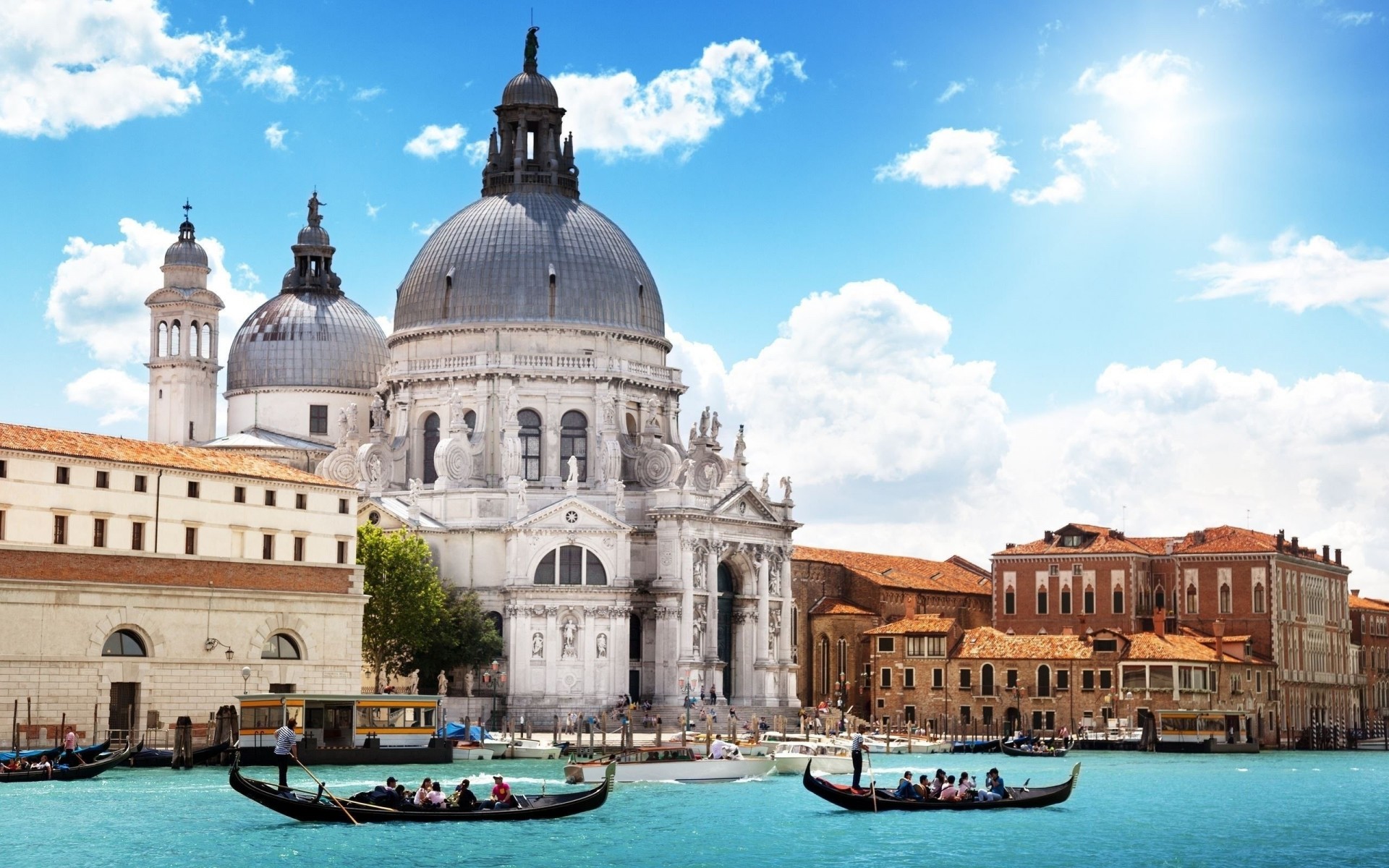 река здание венеция гондолы люди