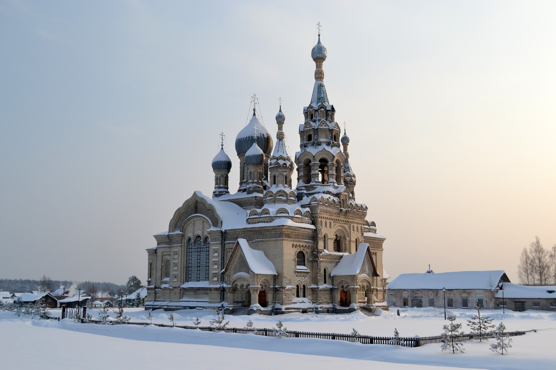 rusia templo frío pueblo kukoboy templo spassky región de yaroslavl nieve invierno