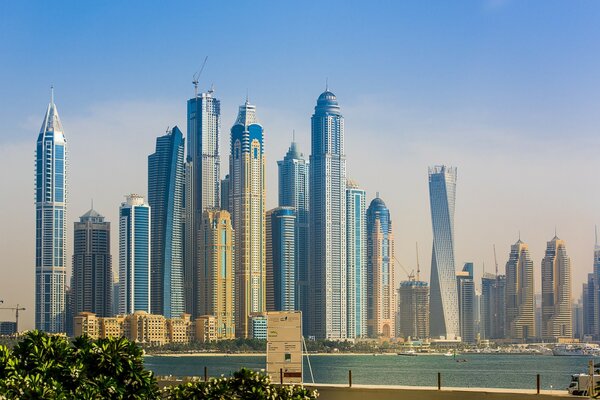 Molti grattacieli della città di Dubai