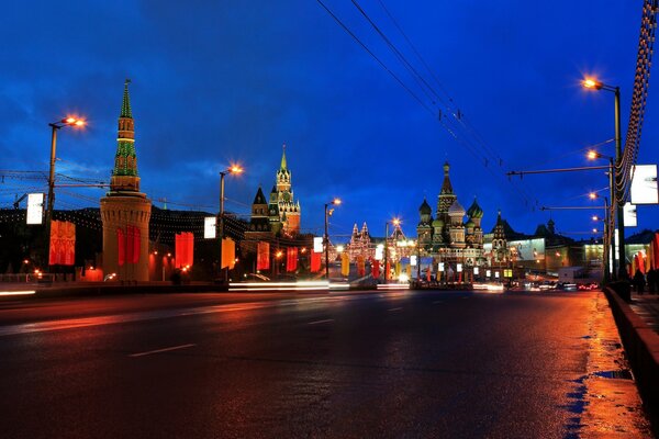 Night landscape of the ancient Kremlin