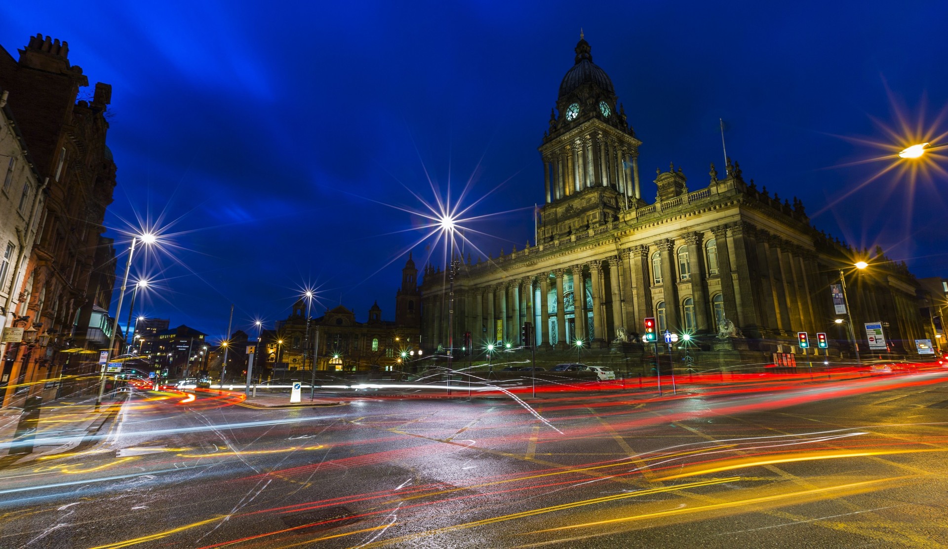 leeds dans la nuit leeds est une ville dans le yorkshire sur la rivière eyre la troisième plus grande ville du royaume-uni