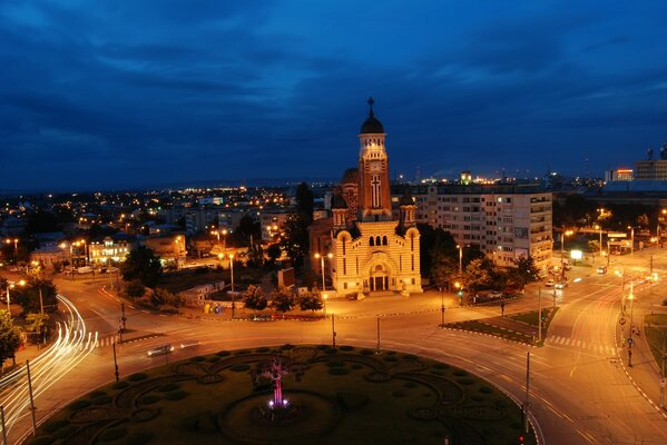 Luces de la gran ciudad por la noche