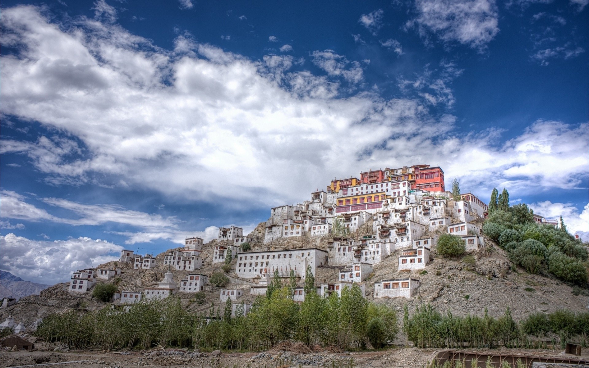 inde monastère bouddhisme