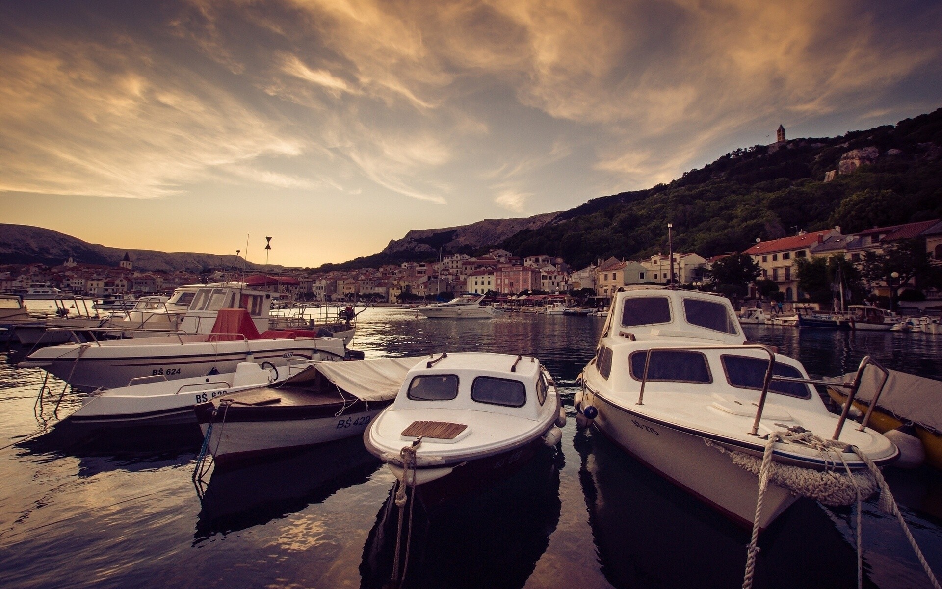 baška croacia barcos bahía puerto