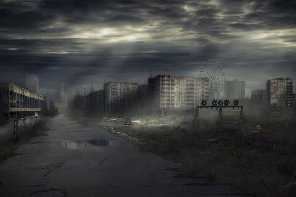 Dunkle Stadt im Nebel