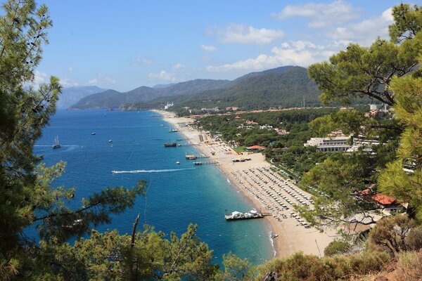 Reise um die Welt schneeweißer Strand und das Meer