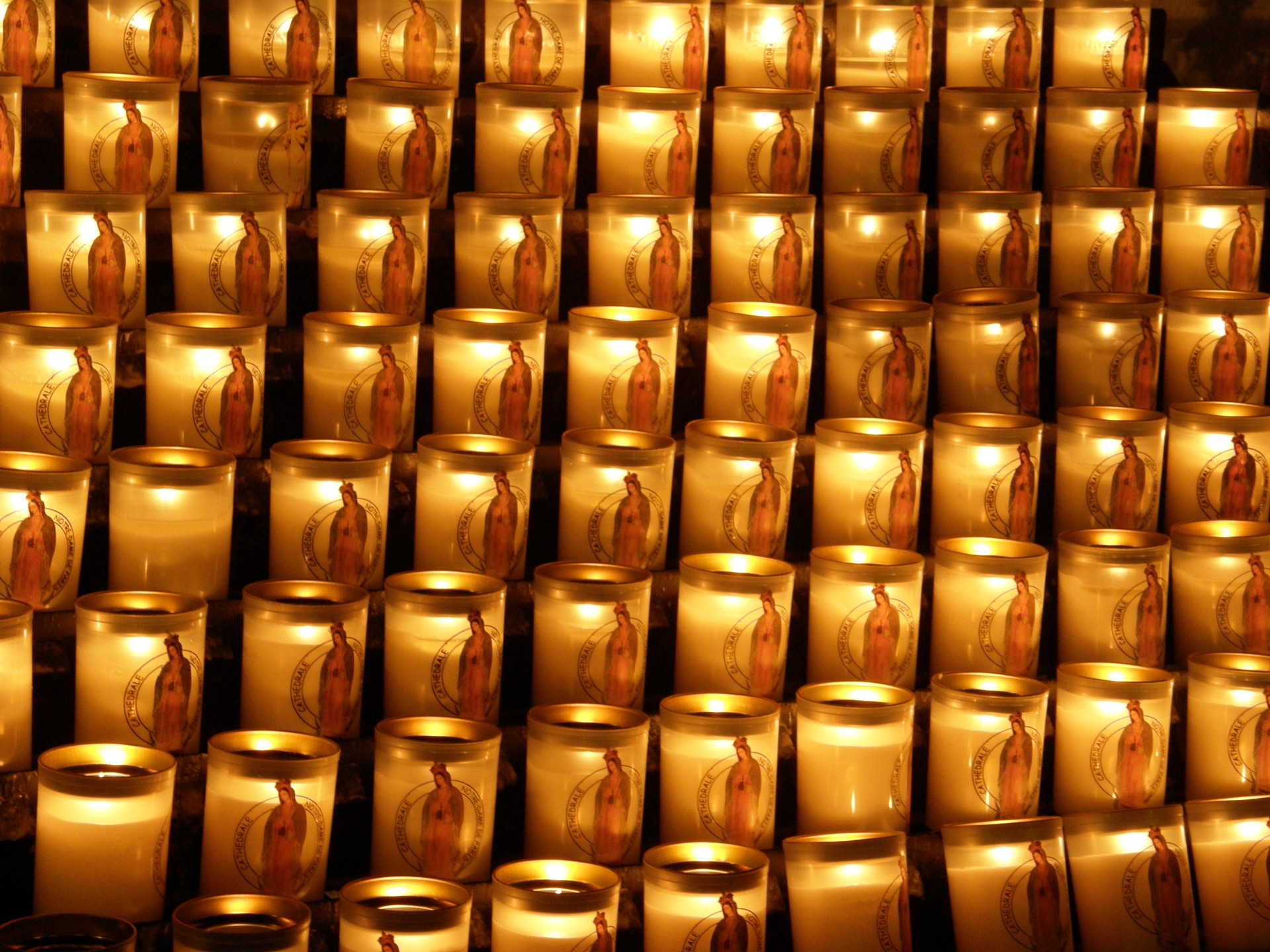 bougie notre dame paris temple église gothique vierge