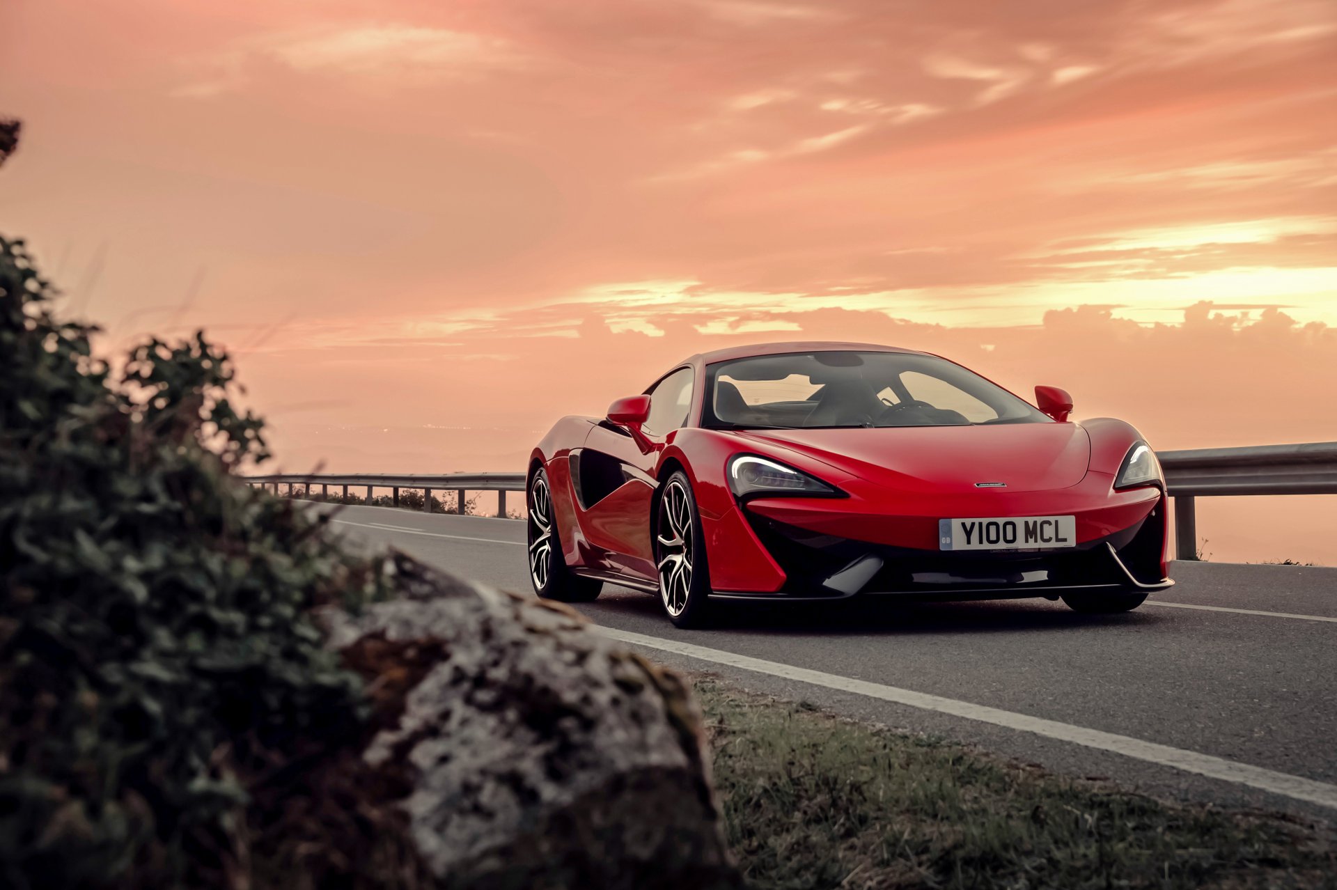 mclaren 570s mclaren supersamochód zachód słońca wieczór