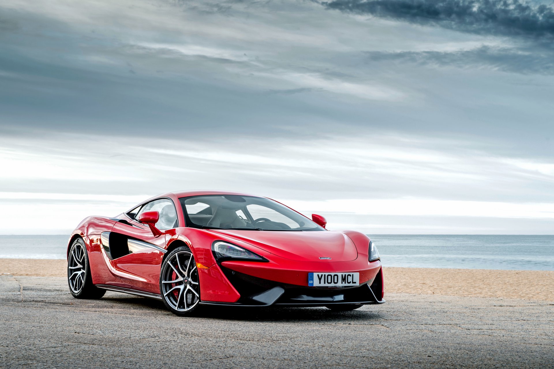 mclaren 570s mclaren supercar côte mer ciel nuages