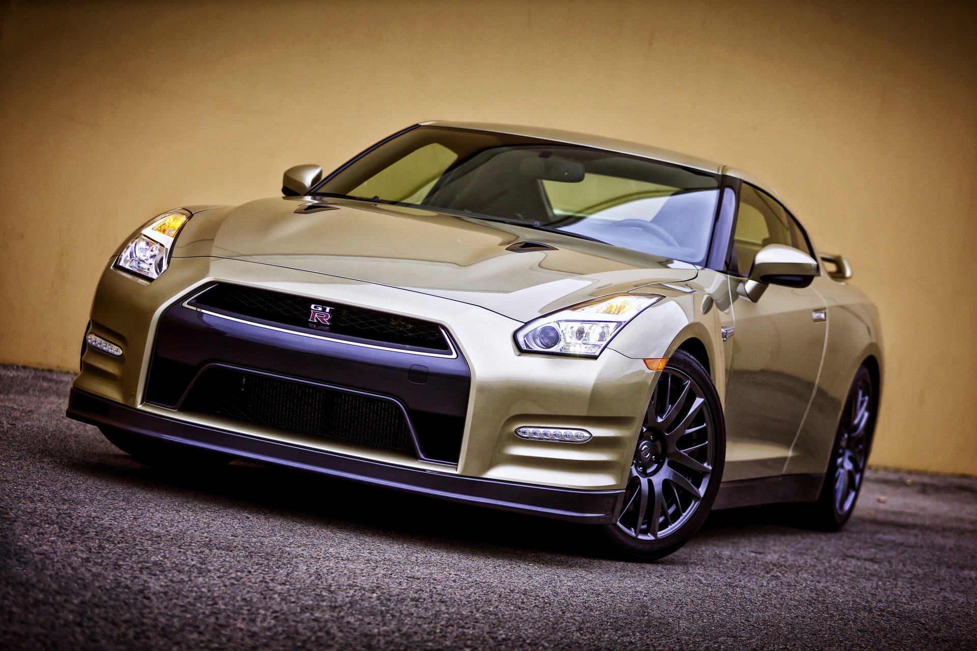 2015 nissan gt-r 45th anniversary gold edition usa-spec r35 nissan