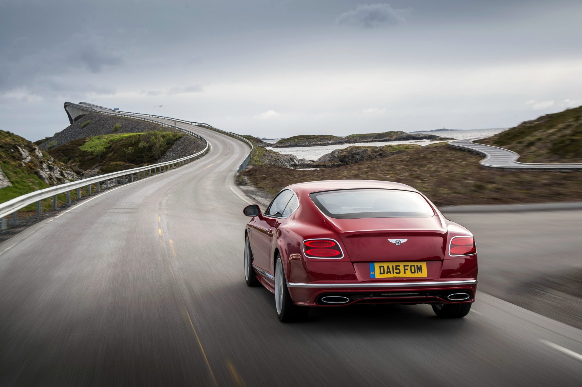 2015 bentley continental gt prędkość bentley continental czerwony