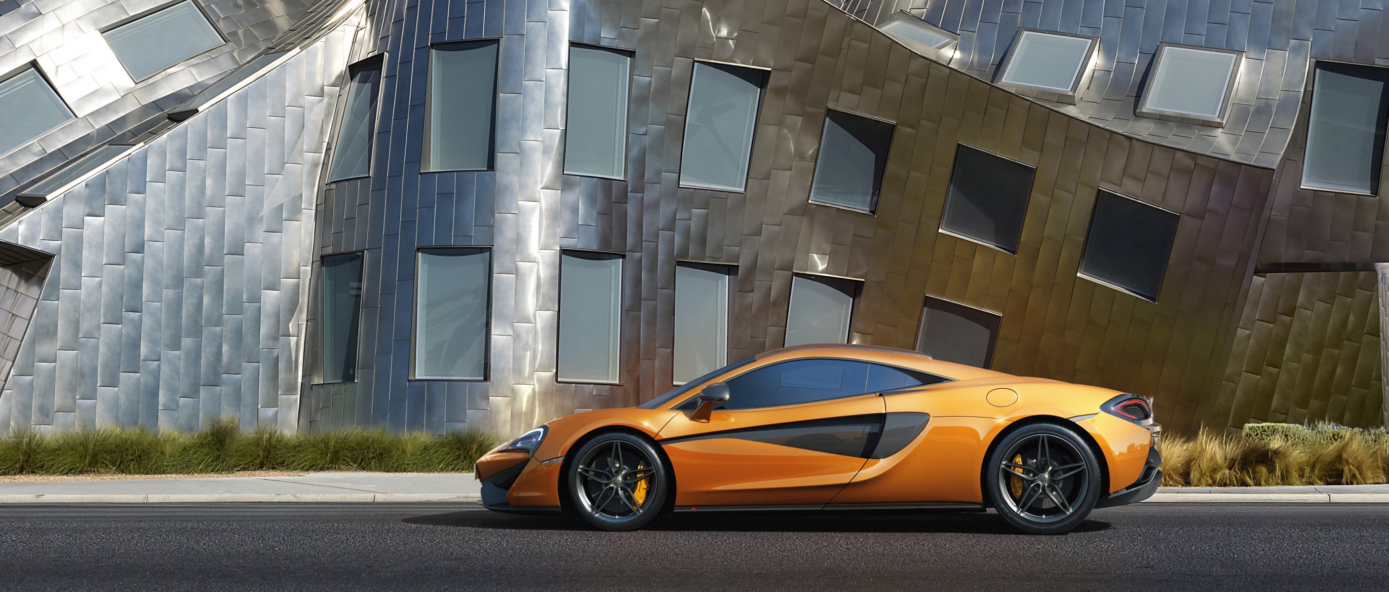 2015 г. mclaren 570s купе макларен