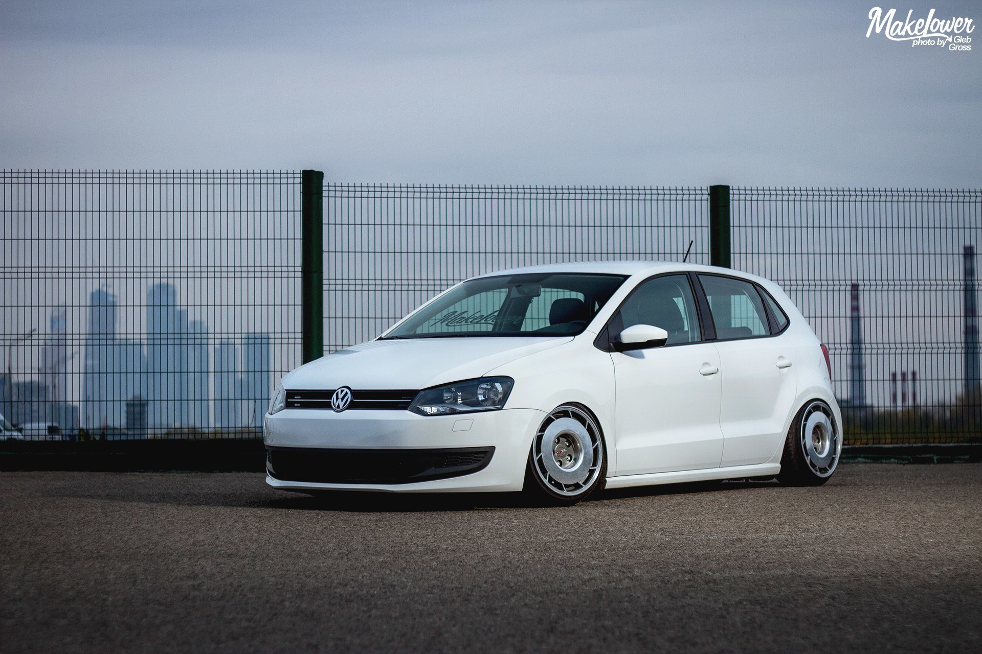 volkswagen vw polo bajo tuning posición alemania ruedas jilguero blanco