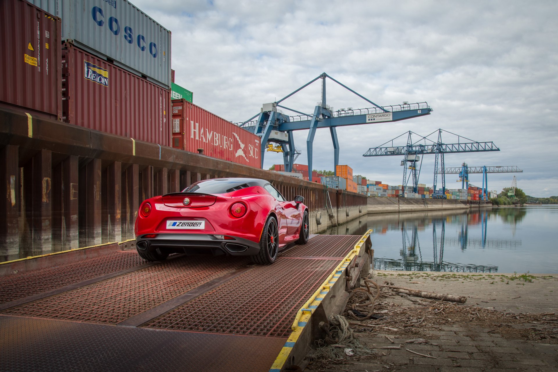 2015 zender alfa romeo 4c alpha romeo port quai jetée