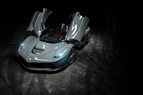 Voiture inhabituelle laferrari phare Vossen