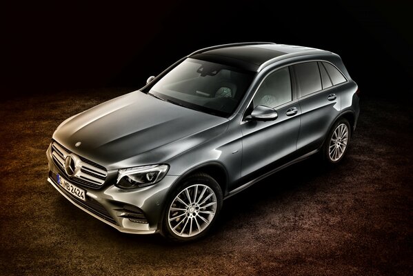 A chic Mercedes 4matic is waiting for you