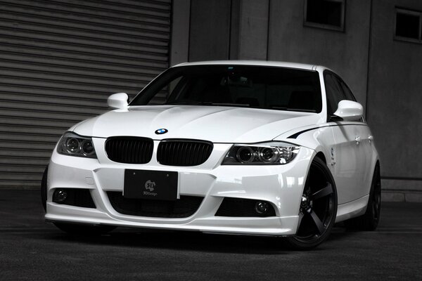 Foto des weißen BMW 3er