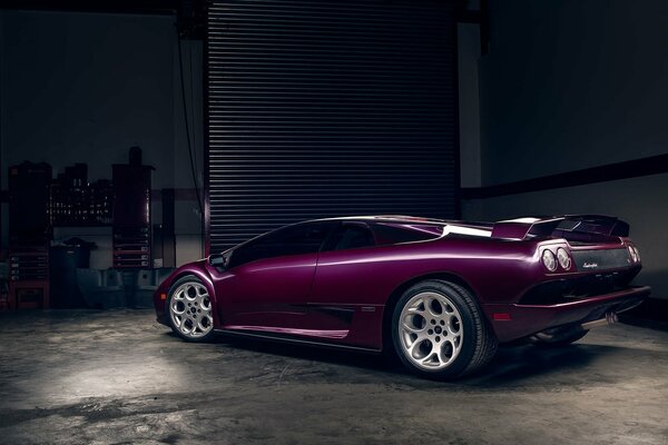 Lamborghini, diablo фиолетового цвета