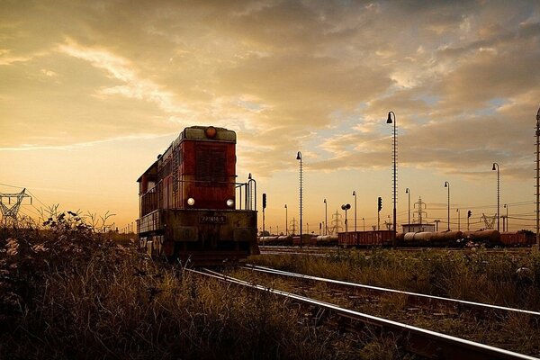 Tren viejo en el ferrocarril