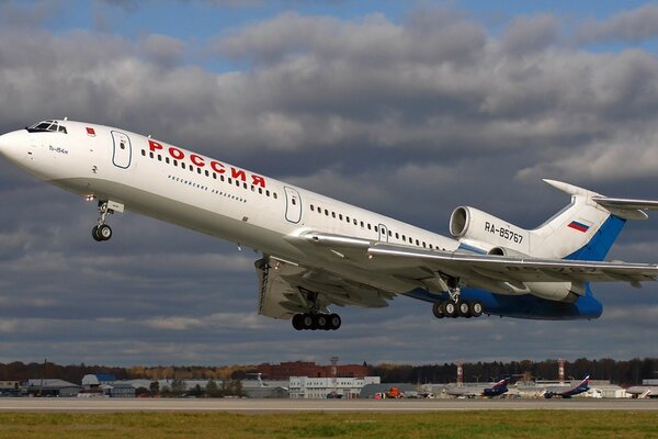 Das russische Flugzeug tu 154 startete