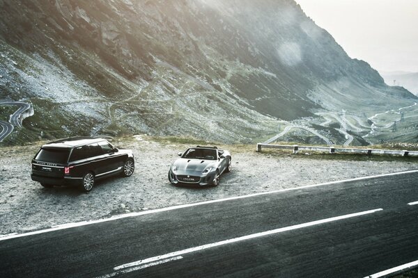 Фото автомобилей Jaguar f-type и Land Rover Range Rover