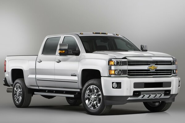 Gris chevrolet silverado sur fond gris