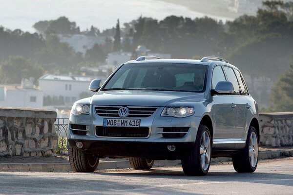 Une nouvelle Volkswagen Touareg en ville