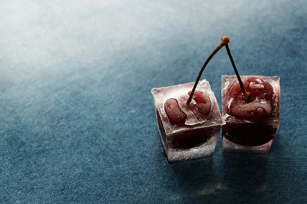 Cerises congelées en cubes