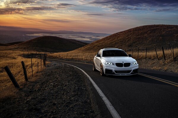 BMW m236i Auto in den Bergen