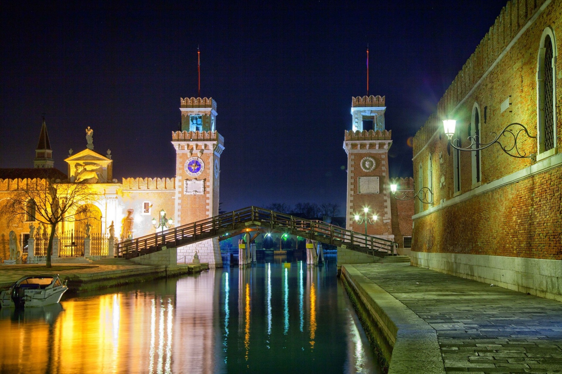 lights venice night bridge