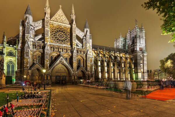 Vista serale dell Abbazia di Westminster