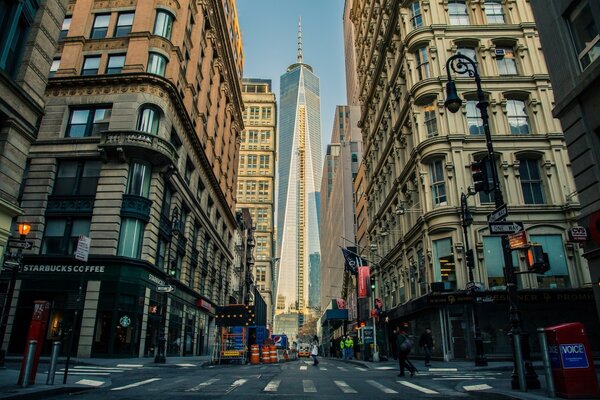 The road to the largest building