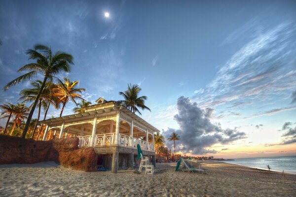 Image of a beautiful house in the Bahamas