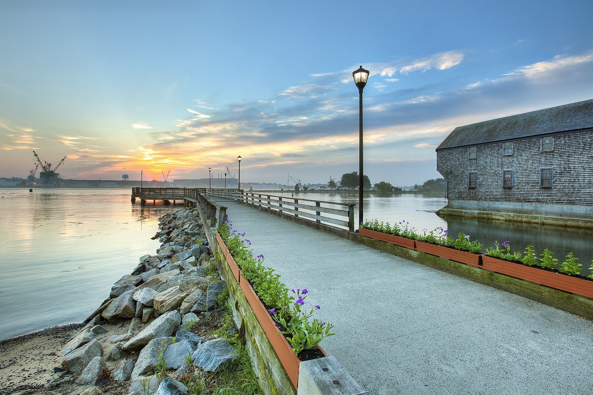 parque muelle puesta de sol