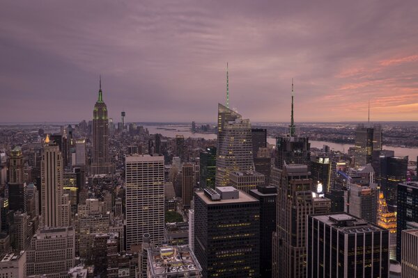 Die Wolkenkratzer von New York. Blick auf den Hudson