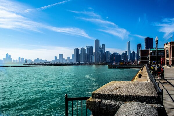 The beautiful city of Chicago on the river