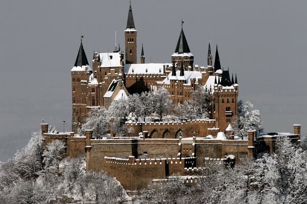 Германия. Замок Гогенцоллерн зимой