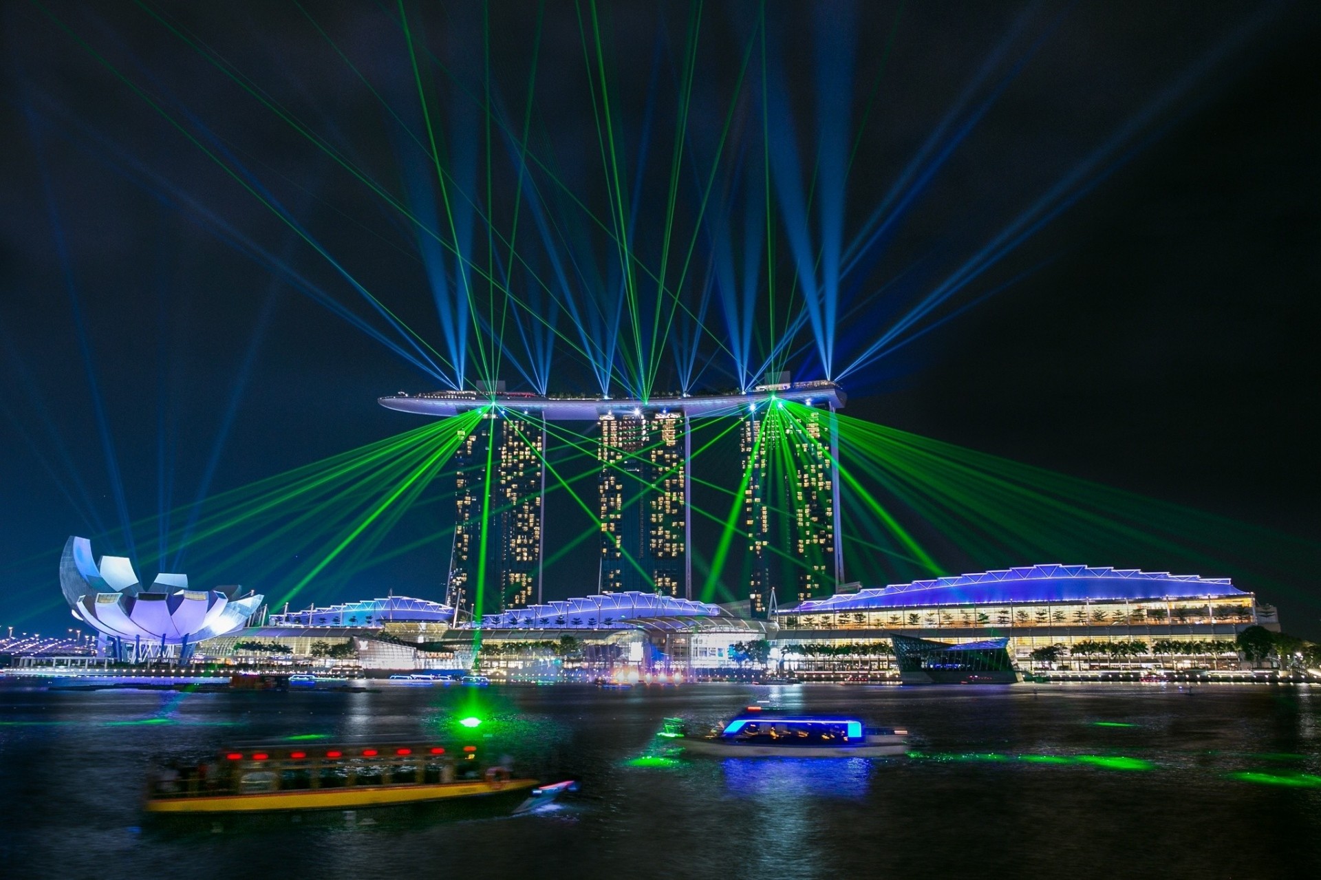 luces marina bay noche singapur resplandor espectáculo de láser marina bay sand