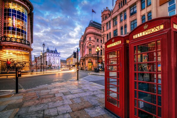 Londra. Cabine telefoniche rosse. Viaggi