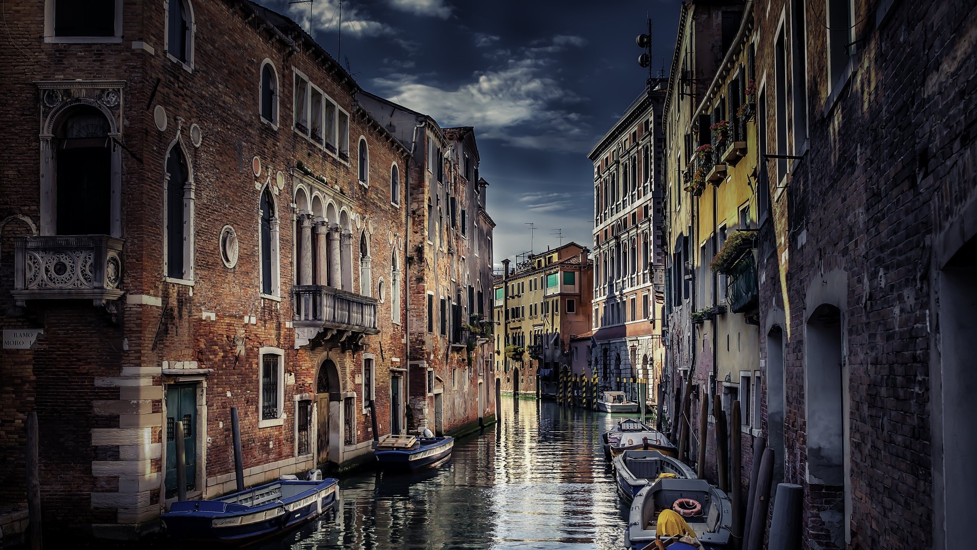 venedig boote kanal gebäude