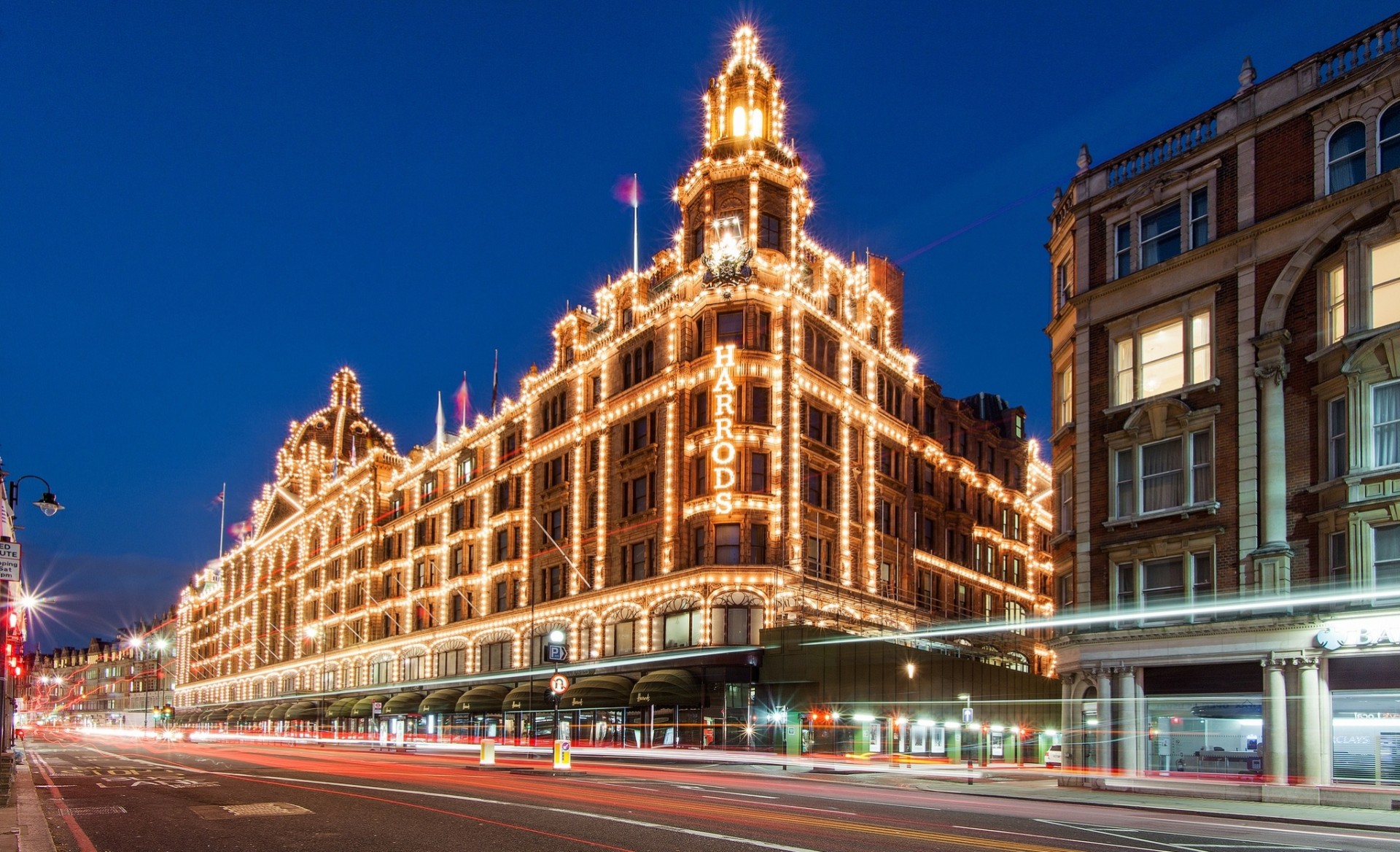 огни великобритания ночь универмаг англия дорога здание лондон harrods освещение