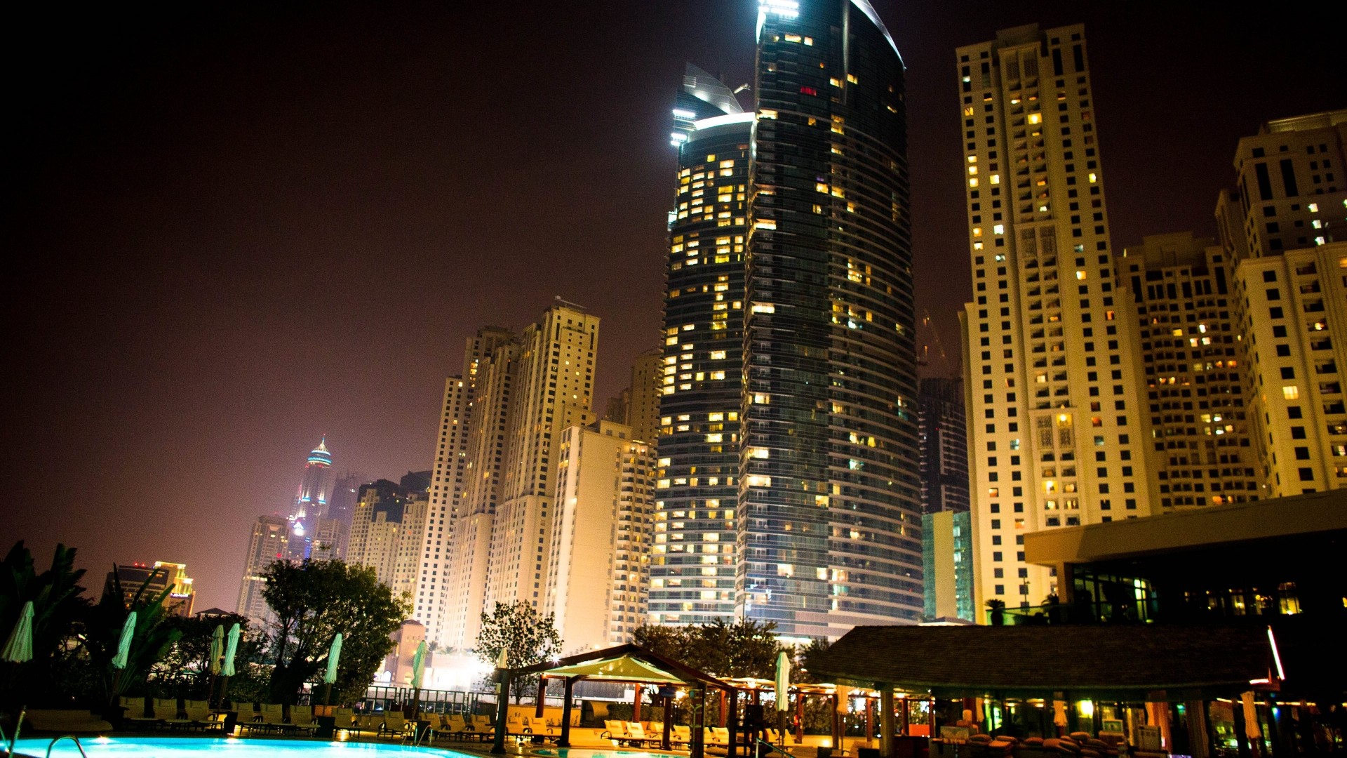 luces dubai edificio noche