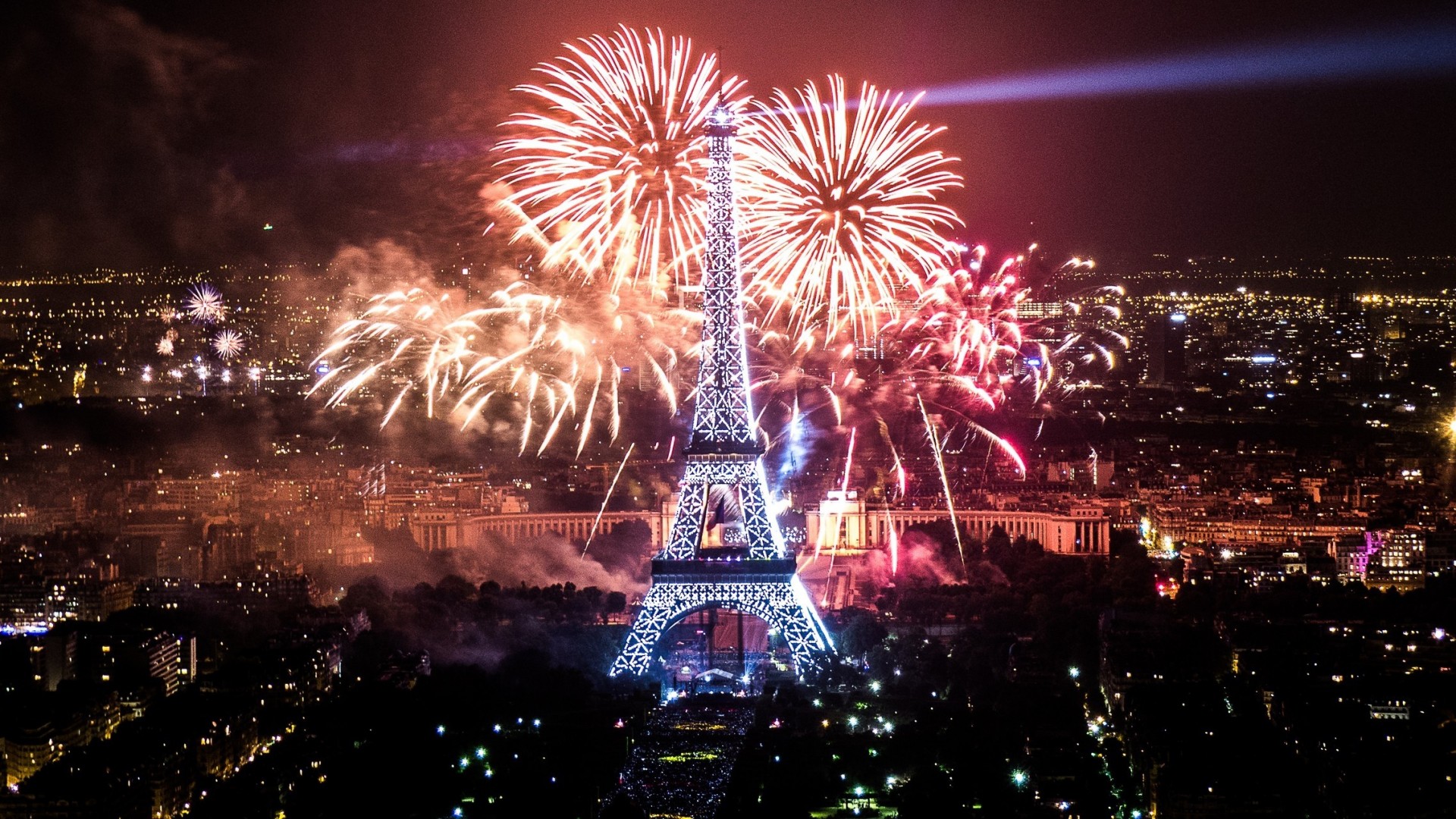 qatar airways parigi torre eiffel città