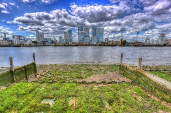 Vista de Londres al otro lado del río