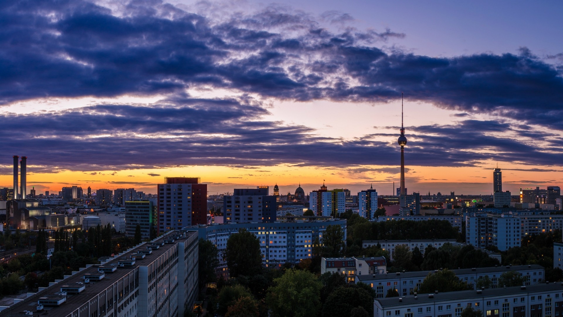 pomarańczowy zachód słońca wieża liliowy berlin miasto noc niebo budynek niemcy panorama chmury remont stolica domy