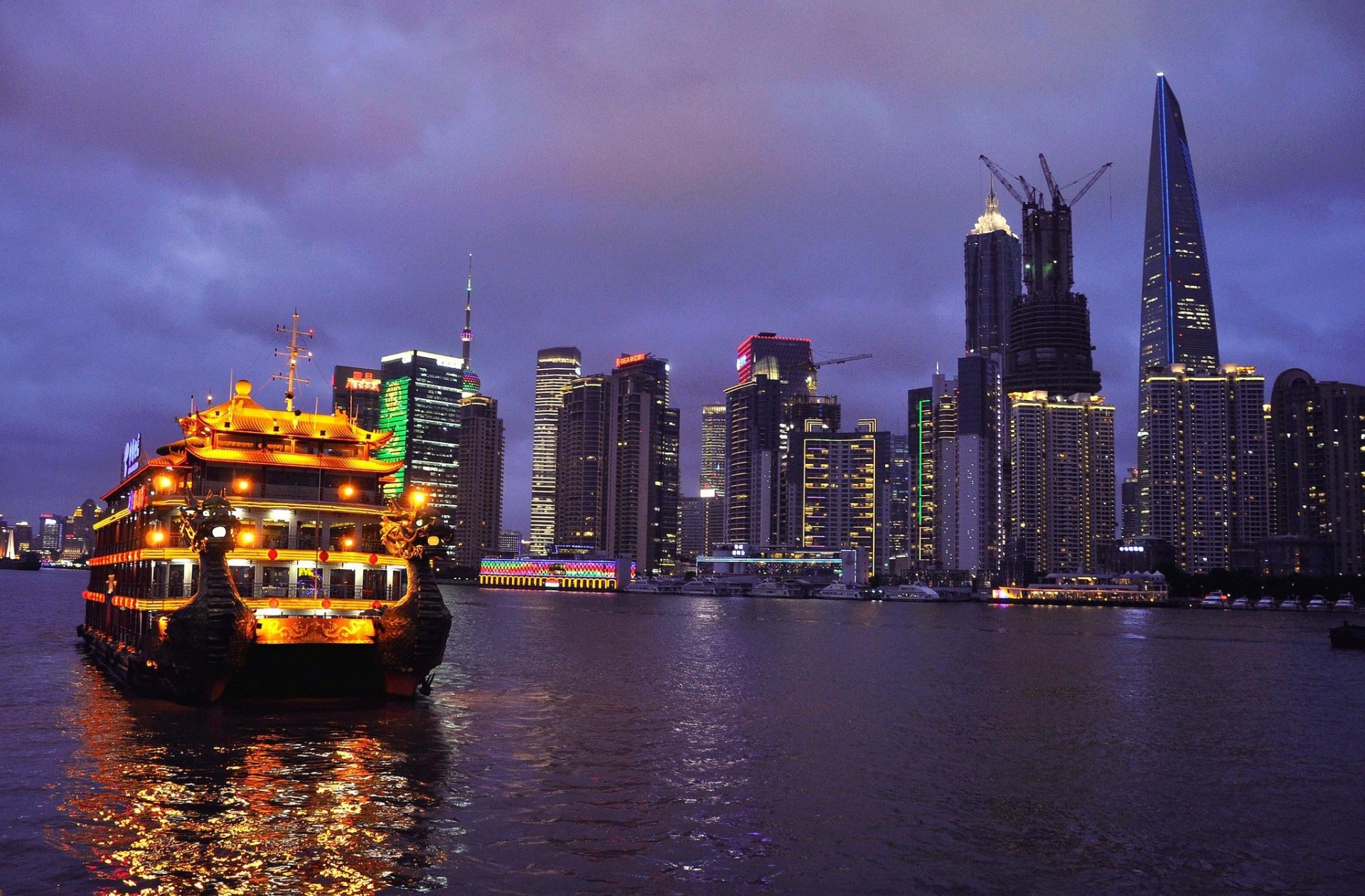 lights night ship shanghai water house